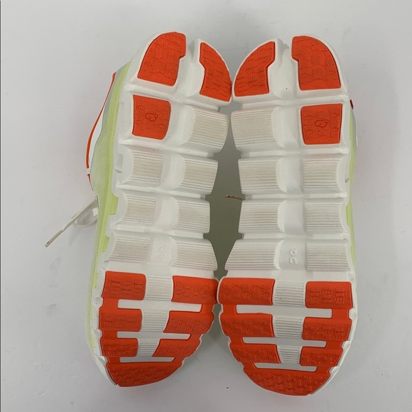 ON Cloud Cloudflow 4 running shoes sneakers yellow hay white women active new 10 - Picture 8 of 8